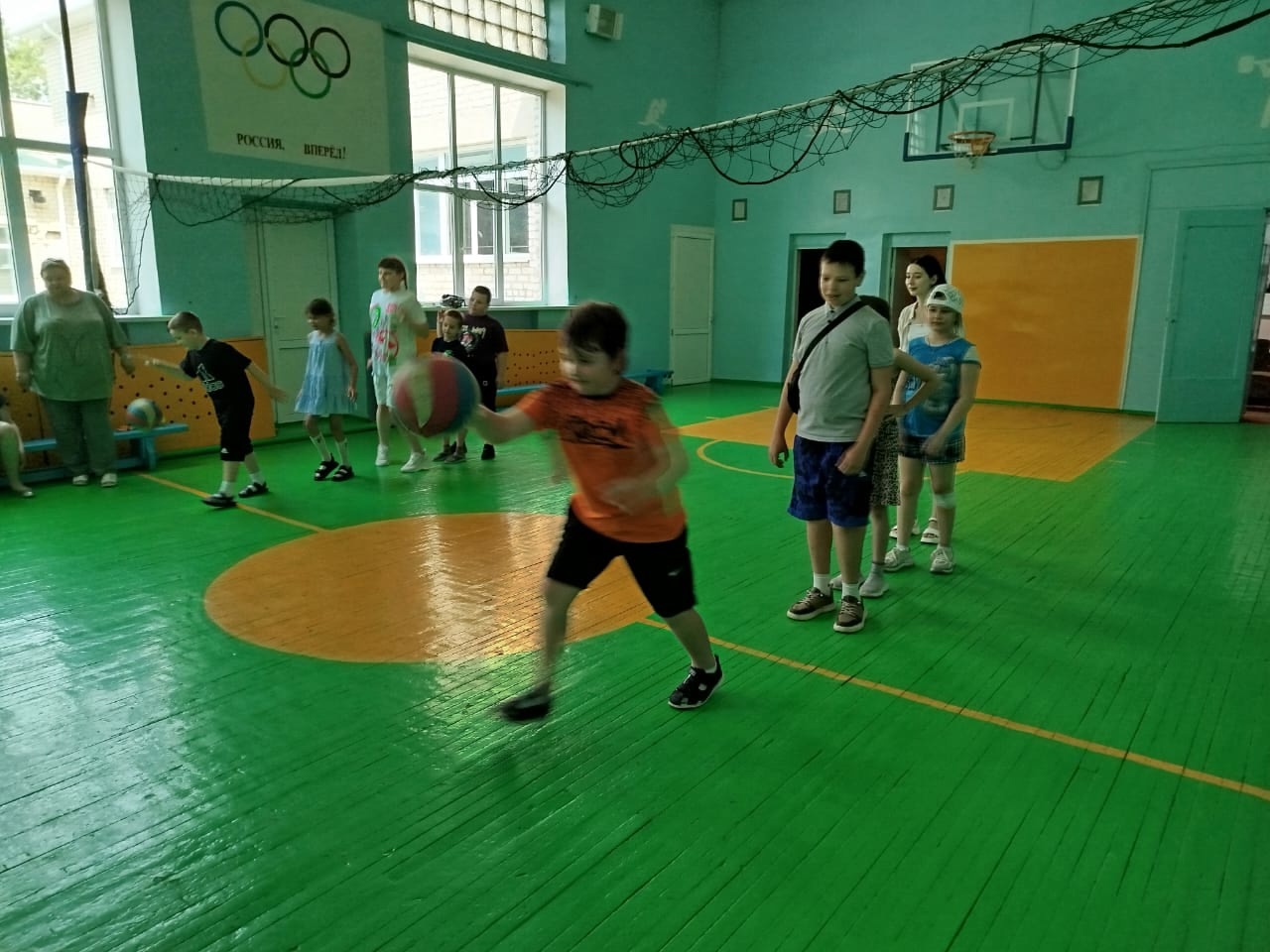 Веселая эстафета.